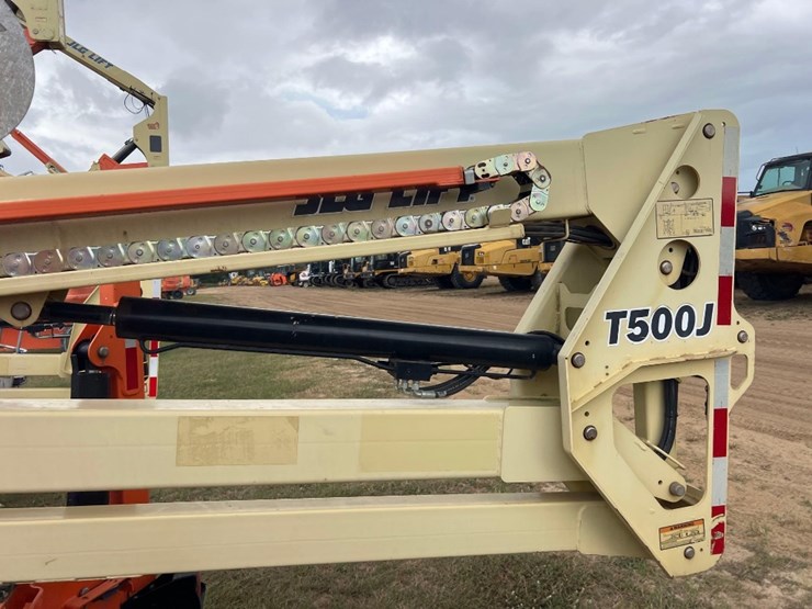 2018-jlg-t500j-image-17