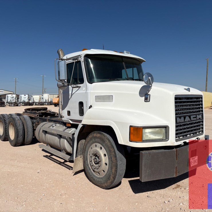 1999 MACK CH613
