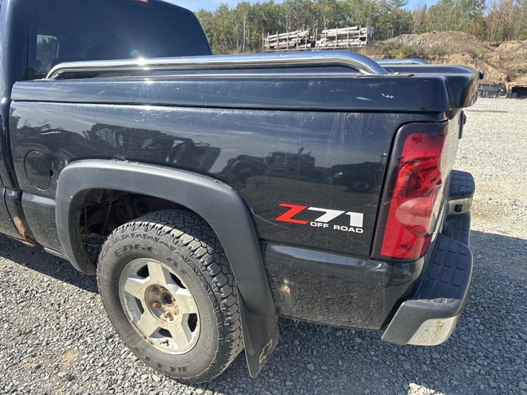 2005-chevrolet-silverado-1500-image-17