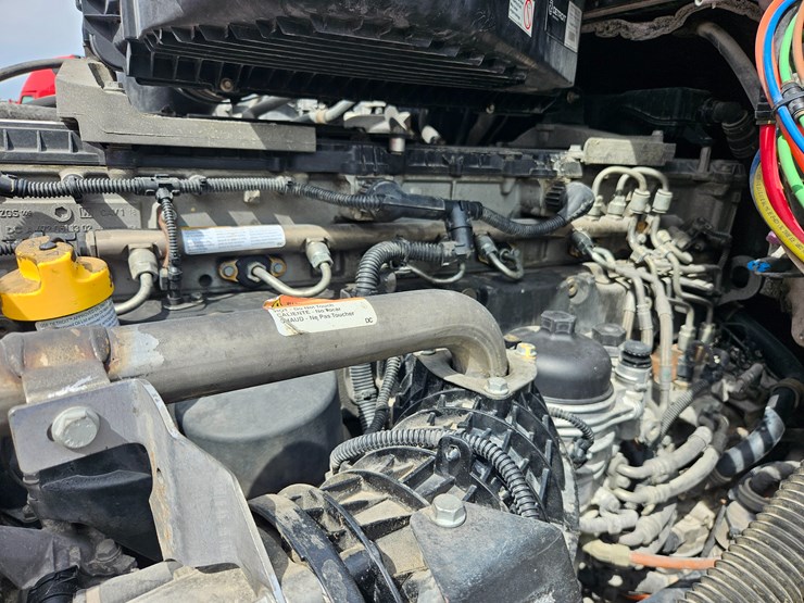 2019-freightliner-cascadia-126-image-33