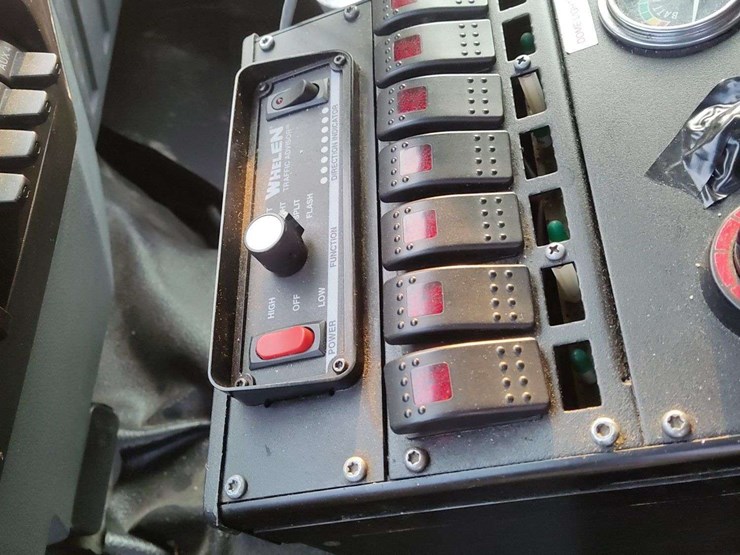 2013-ford-f550-image-11
