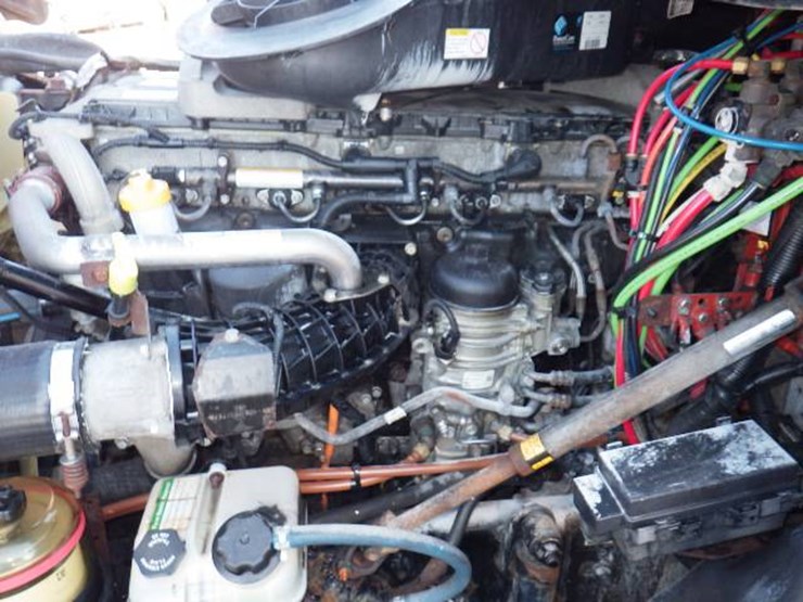 2019-freightliner-cascadia-125-image-13