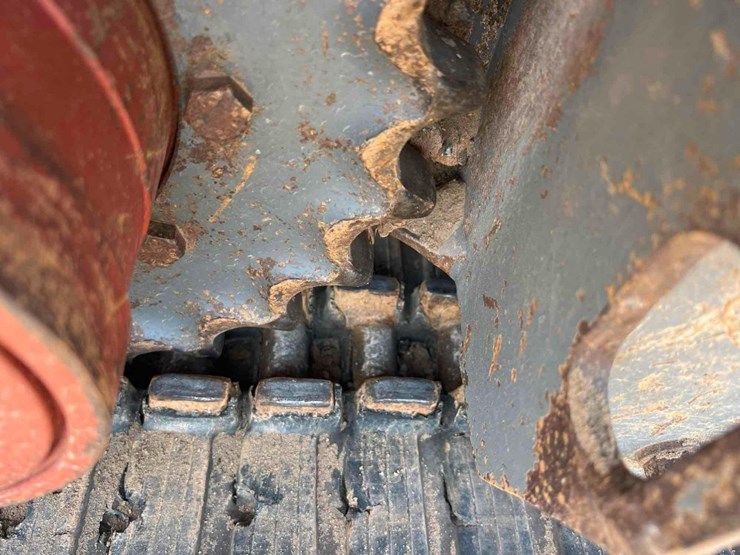 2017-takeuchi-tb240-image-17