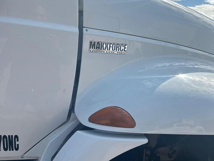 2012-international-durastar-4400-image-22