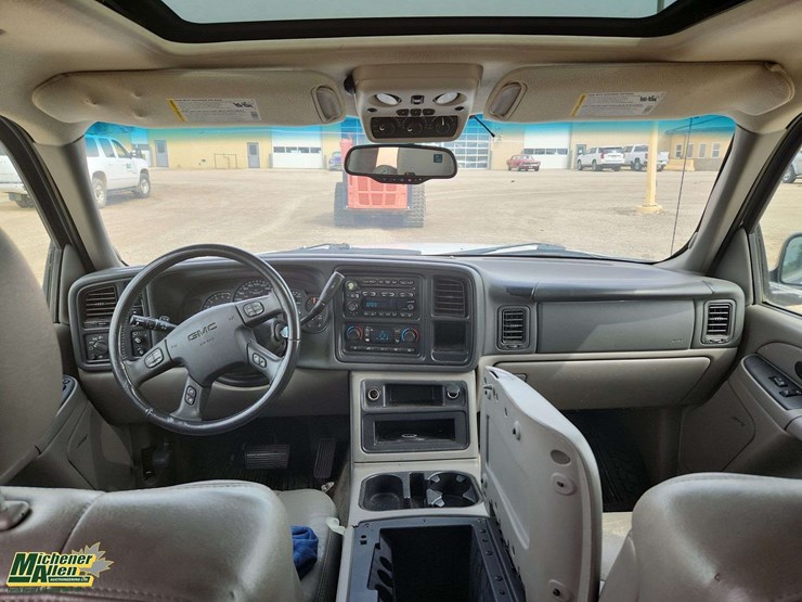 2004-gmc-yukon-xl-image-11
