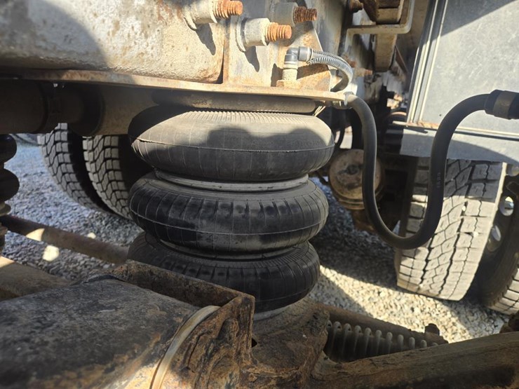 1997-mack-cl700-image-28
