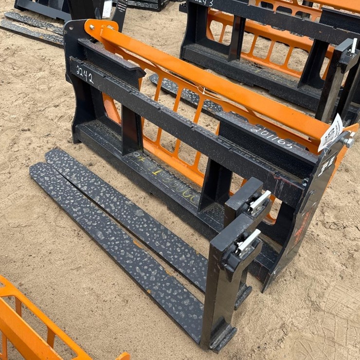 UNUSED LANDHONOR PF-11-3500G PALLET FORKS