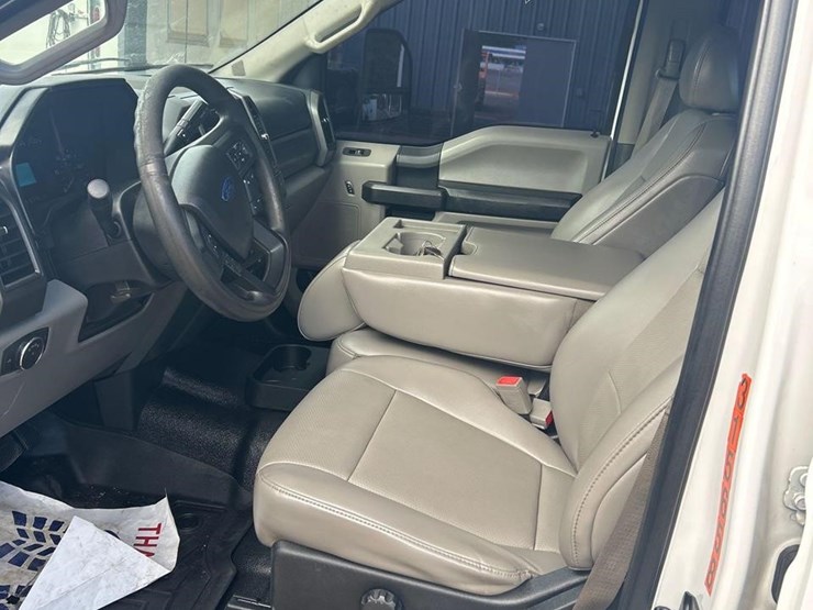 2019-ford-f350-xl-image-29