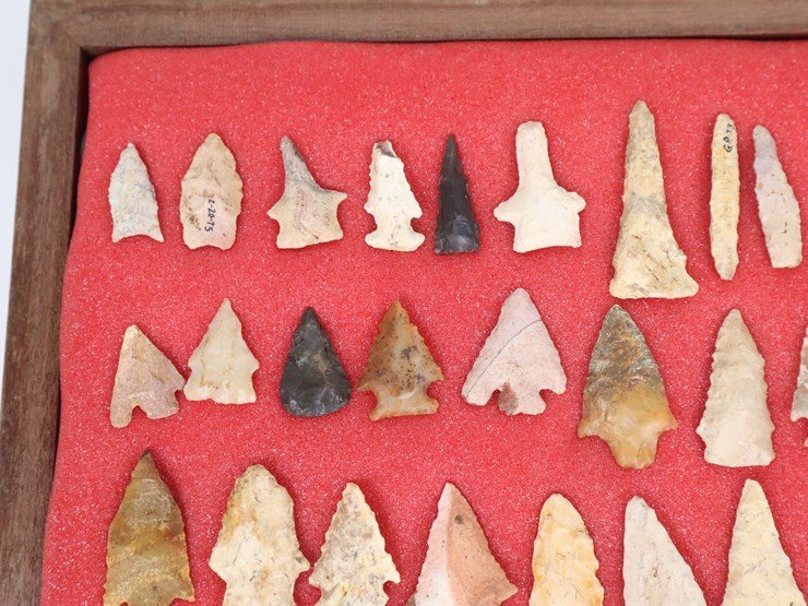 #19-•-#4164-•-(54)-framed-native-american-artifacts-image-4