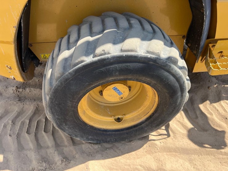 2018-caterpillar-903d-image-11