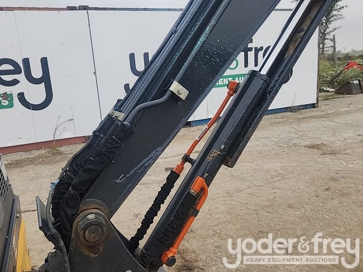 2021-deere-26g-image-16