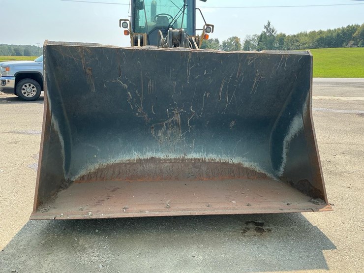 2018-deere-524k-image-10