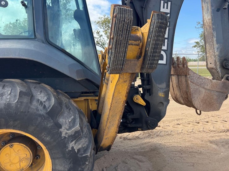 2018-deere-410l-image-15