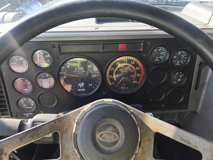 1997-mack-cl700-image-50