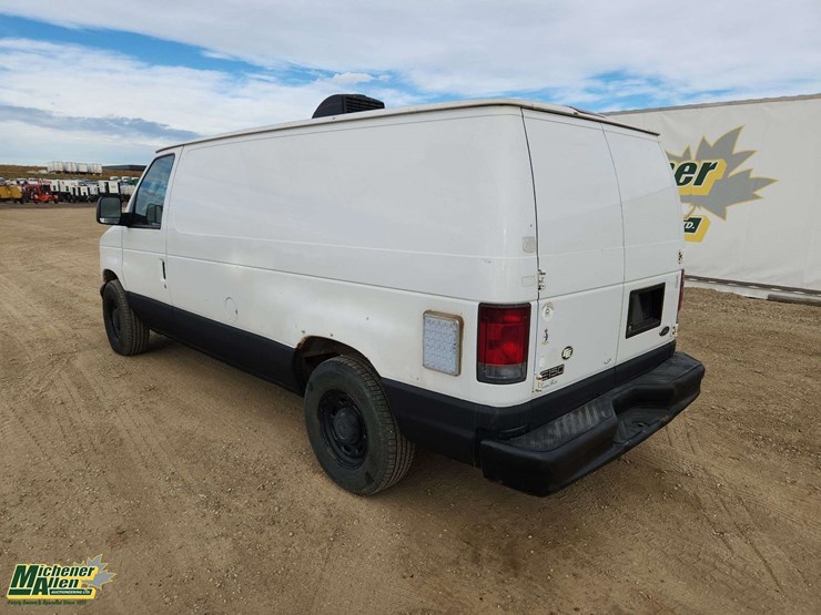 2005-ford-cargo-image-2
