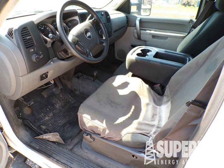 2013-chevrolet-3500hd-image-5