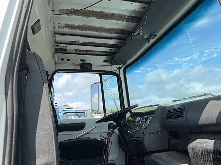 1995-ford-l9000-image-28