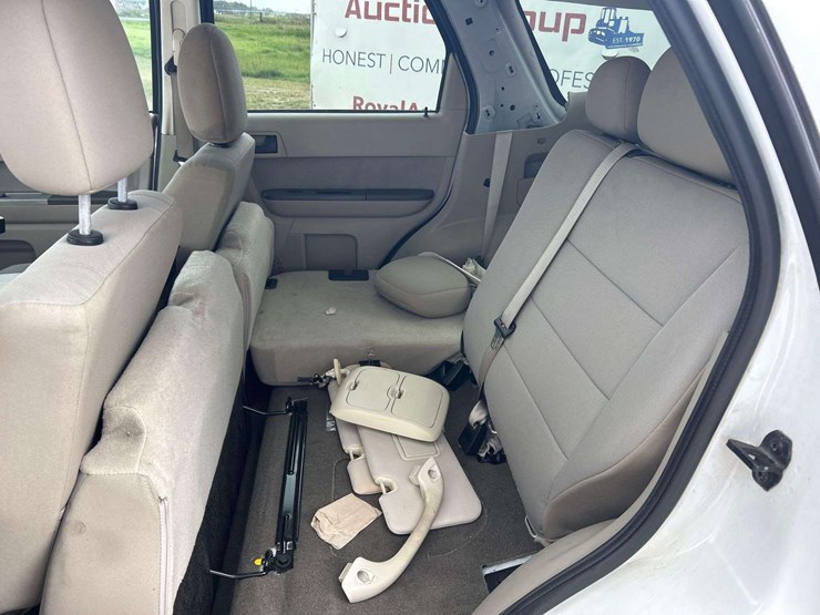 2011-ford-escape-xlt-image-17