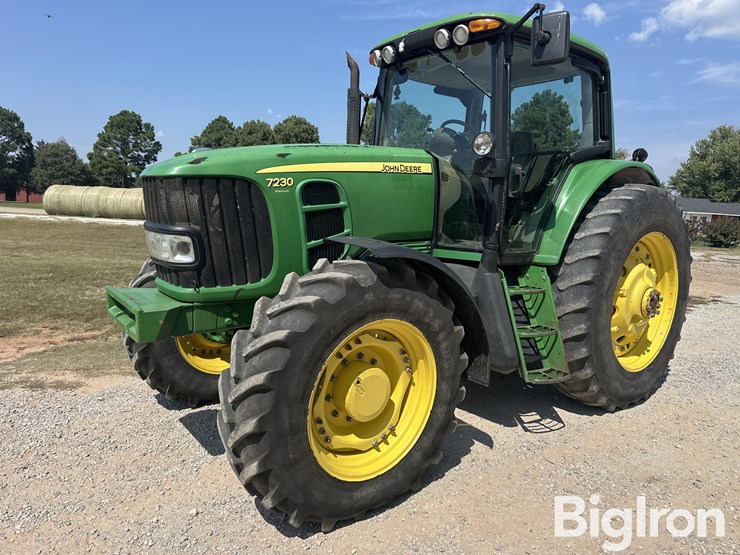 john-deere-7230-premium-image-1