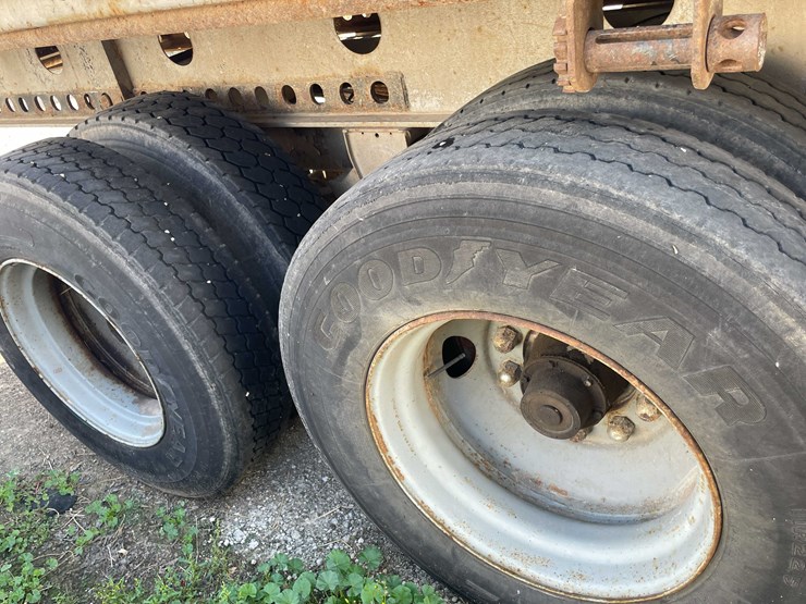 #1891-•-1985-transcraft-semi-flatbed-trailer-(has-wi-title)-image-11