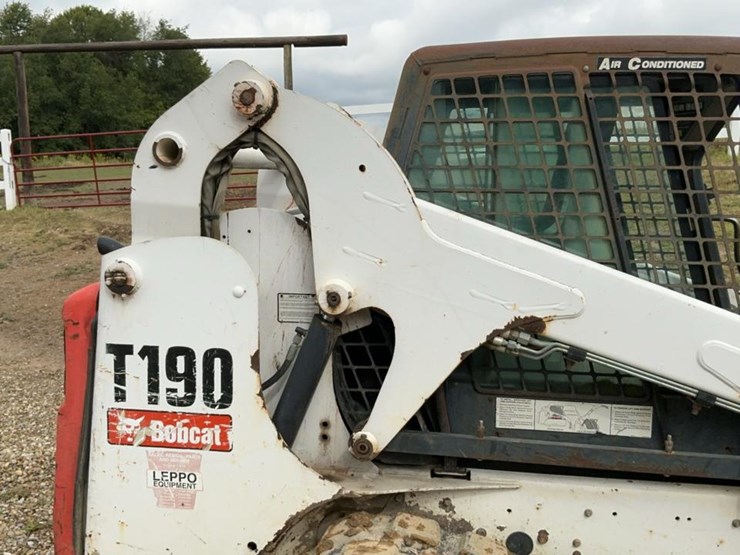 2008-bobcat-t190-image-29
