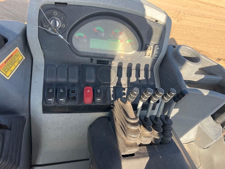 2018-caterpillar-415f2-il-image-33