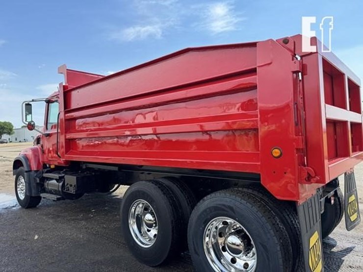 mack-granite-cv713-image-68