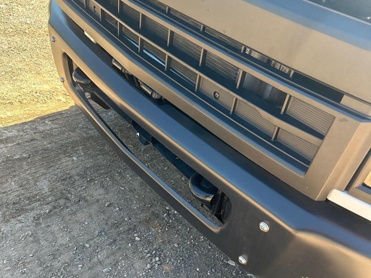 2023-chevrolet-silverado-6500hd-image-6