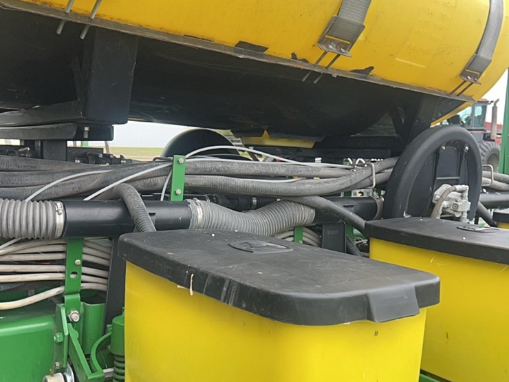 john-deere-16-image-64