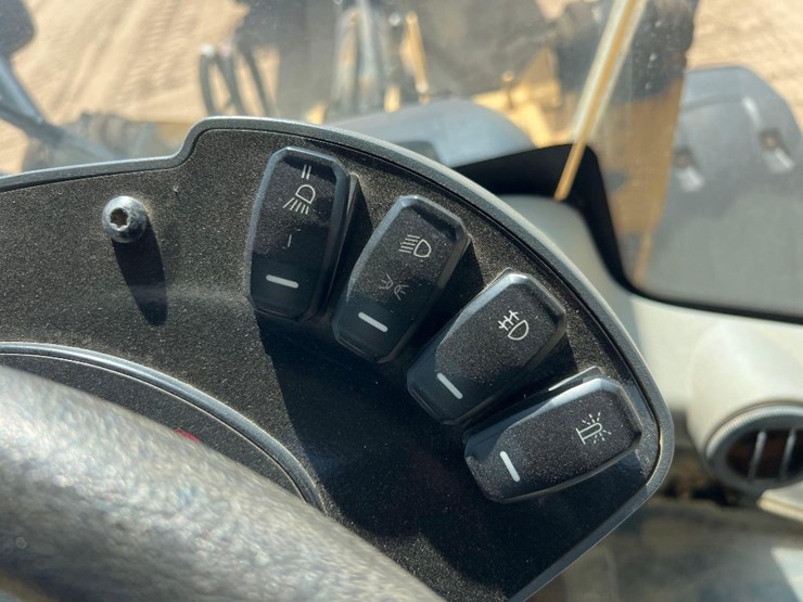 2017-caterpillar-908m-image-32