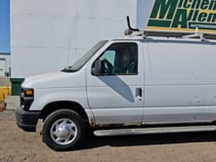 2009-ford-cargo-image-5