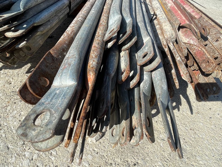 #1956-•-bundle-of-(20)-scaffolding-x-braces-image-2