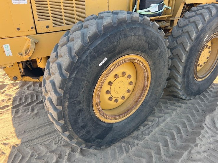1998-caterpillar-12h-image-12