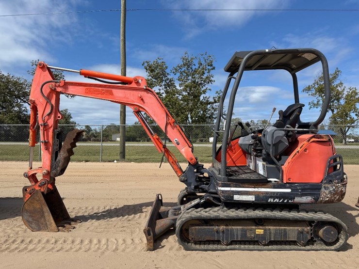 2006-kubota-kx71-3-image-1