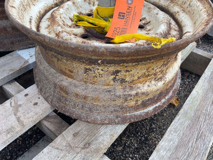 #1925-•-(2)-tire-rim-base-sign-holder-image-5