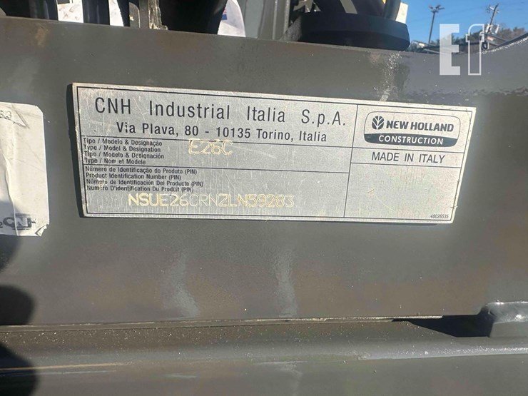 2020-new-holland-e26c-image-8