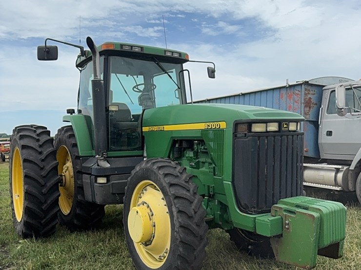 john-deere-8300-image-7