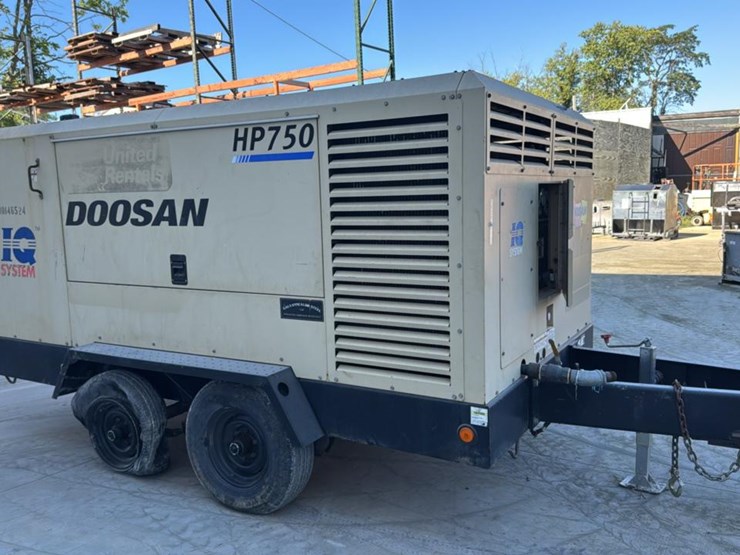 #146-•-2013-doosan-portable-air-compressor-image-6