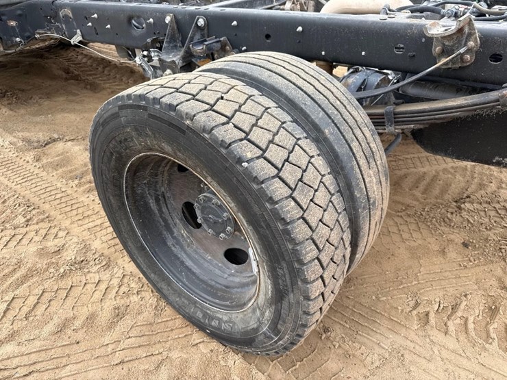 2019-ford-f550-xl-image-9