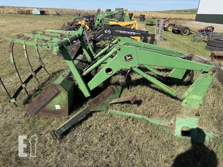 john-deere-148-image-3