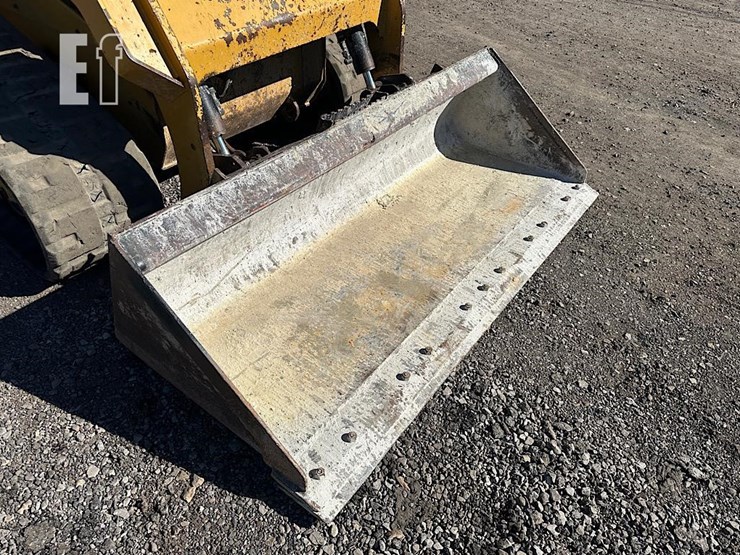 2016-caterpillar-259d-image-18