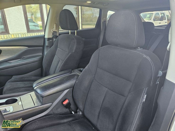 2016-nissan-murano-image-27