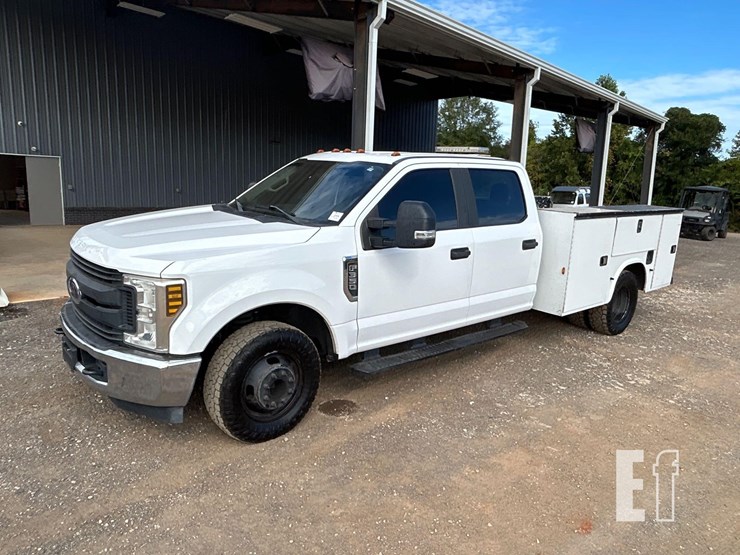 2019-ford-f350-xl-image-1