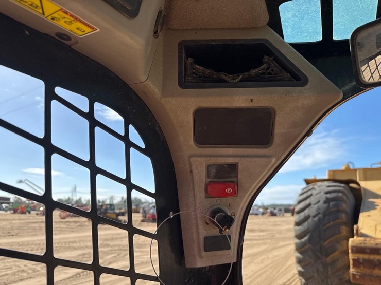 2020-caterpillar-259d3-image-26