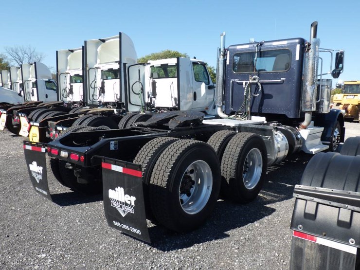 2020-peterbilt-389-image-4