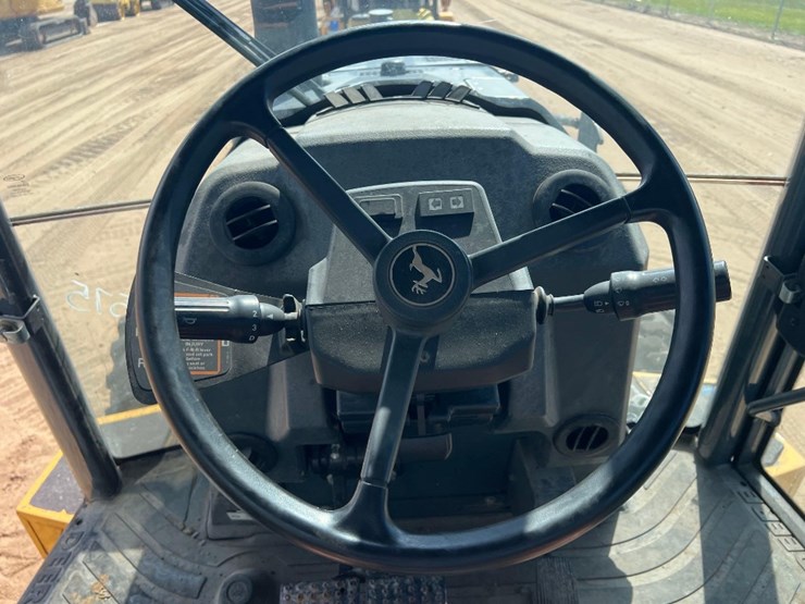 2018-deere-410l-image-32