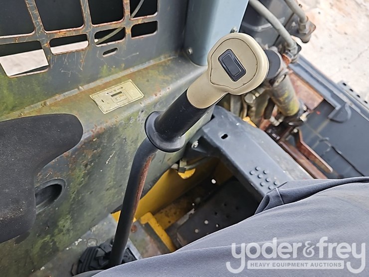 new-holland-l170-image-19