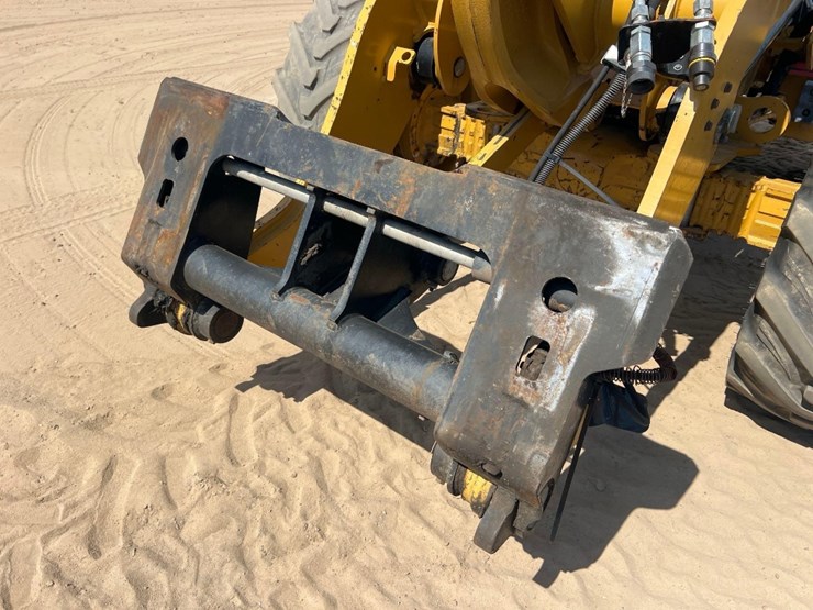 2019-caterpillar-908m-image-9
