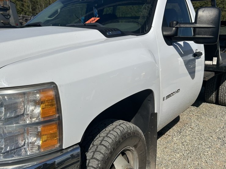 2008-chevrolet-silverado-3500-image-9