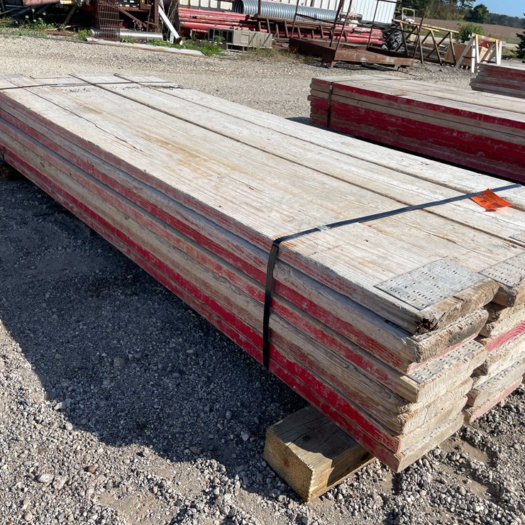 #1970 • (32) Scaffolding Planks